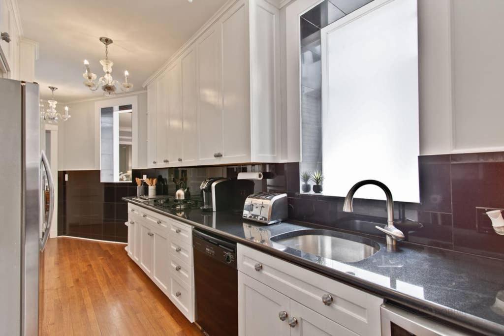 Five-Bedroom House,1055906137:JPEG