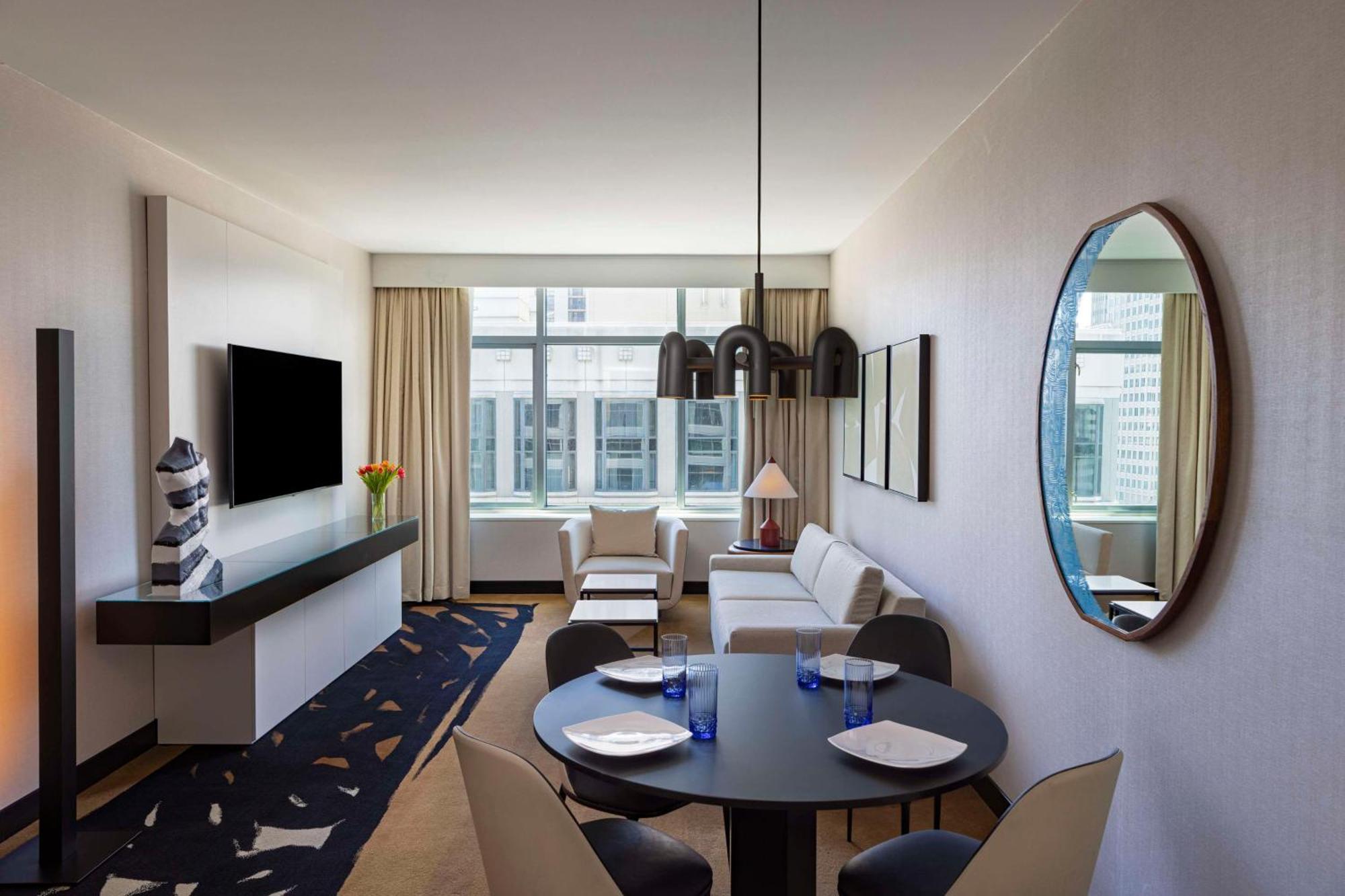 Luxury One-Bedroom King Suite