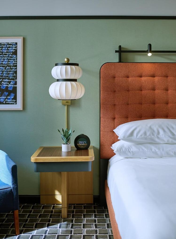 Essential King Room