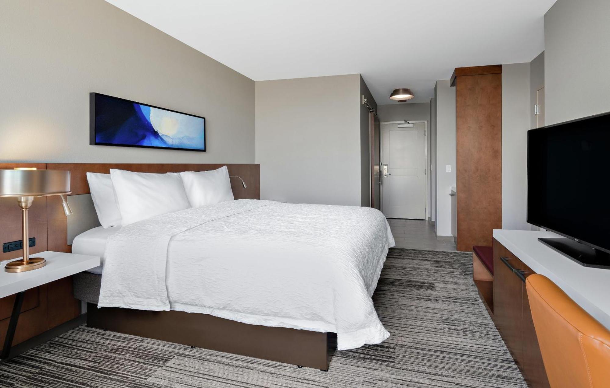 Corner King Room Roll Shower Mobility Accessible