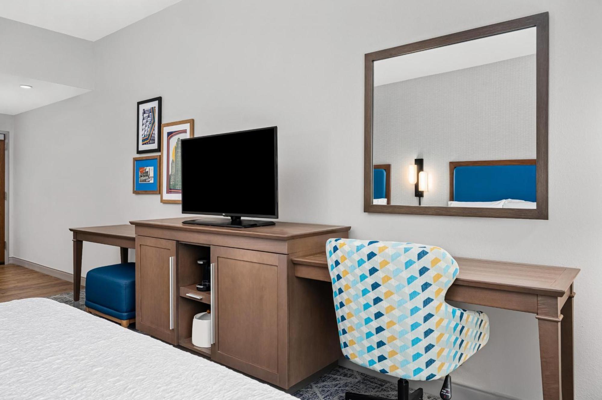 Queen Room with Two Queen Beds - Hearing Access