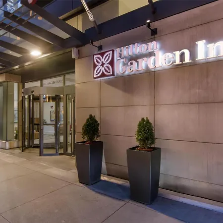 Hilton Garden Inn Chicago Downtown Riverwalk-3