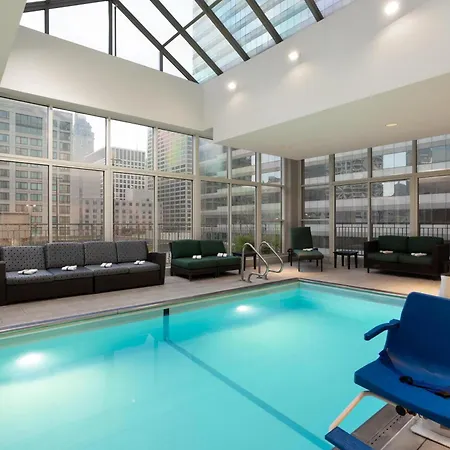 Hilton Garden Inn Chicago Downtown/Magnificent Mile-3