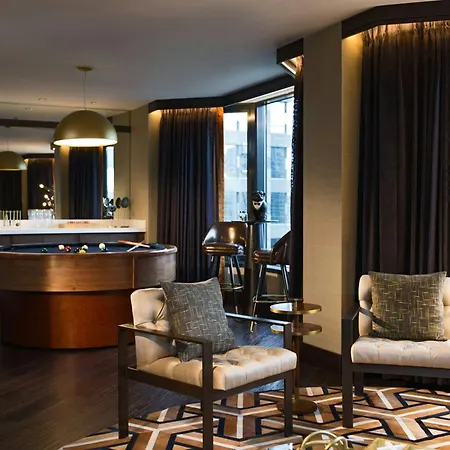 Renaissance Chicago Downtown Hotel-2