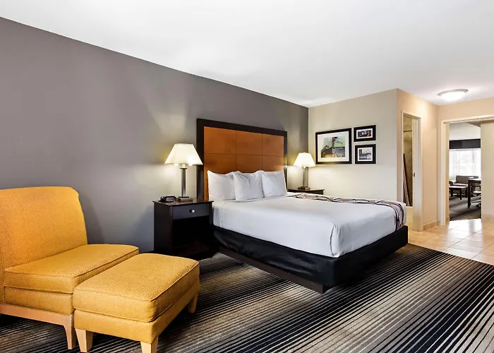 La Quinta Inn & Suites Chicago - Lake Shore