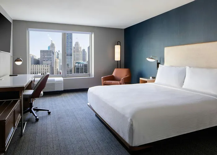 Courtyard By Marriott Chicago Downtown/River North