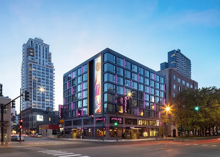 Moxy Chicago Downtown Hotel