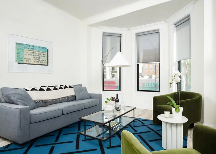 The Neighborhood Hotel - Lincoln Park Lp Chicago