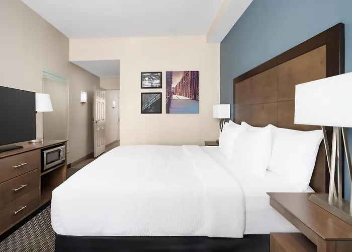 La Quinta Inn & Suites By Wyndham Chicago Downtown